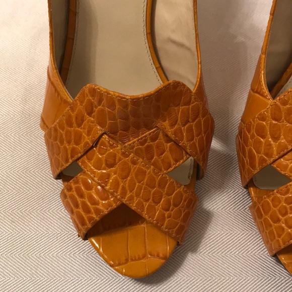 Saks 5th Avenue - Picture 8 of 8